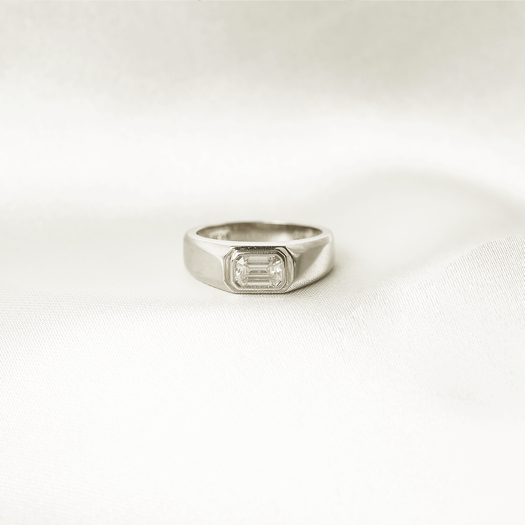 Alistair Men's Signet