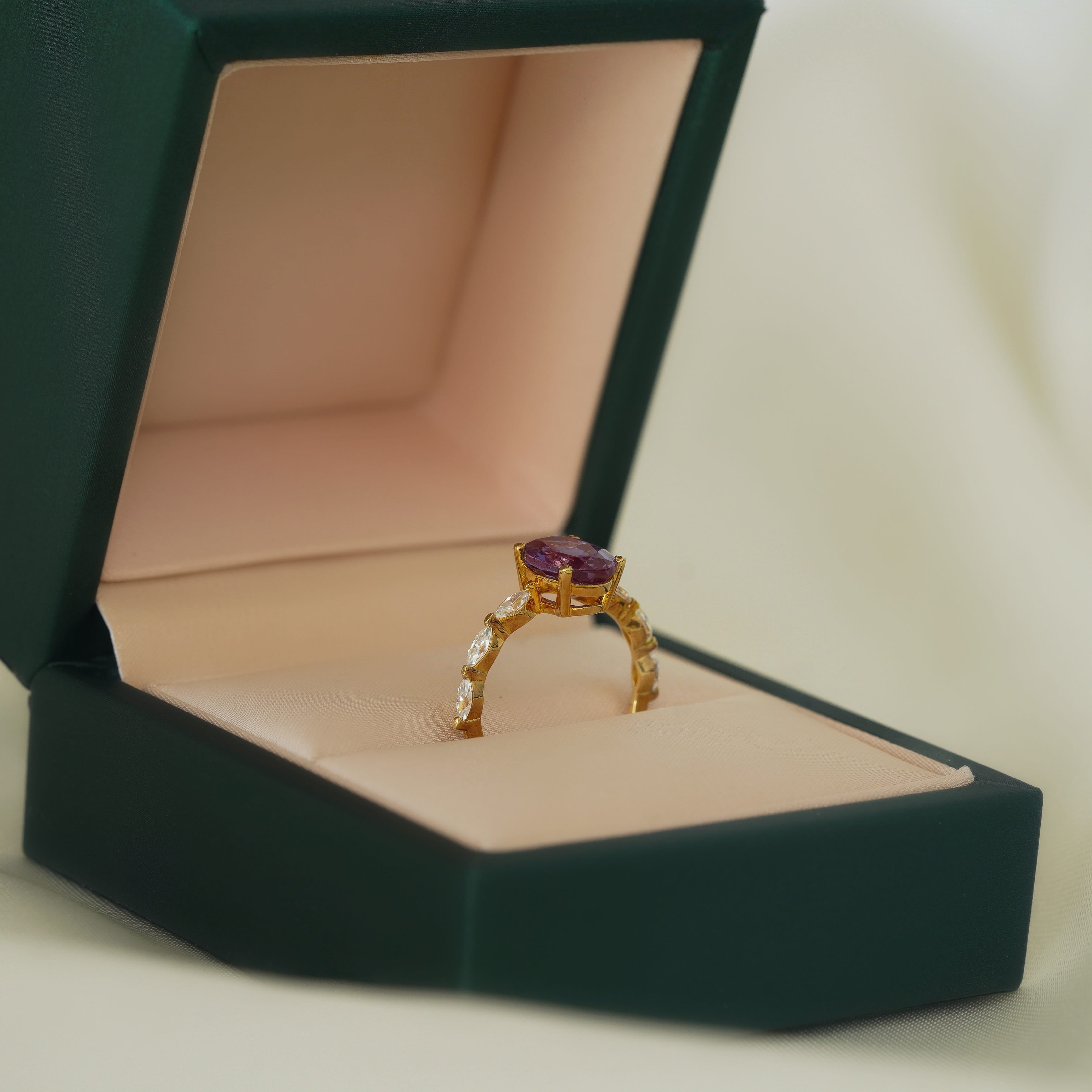 Twyla Oval Ring (Alexandrite)