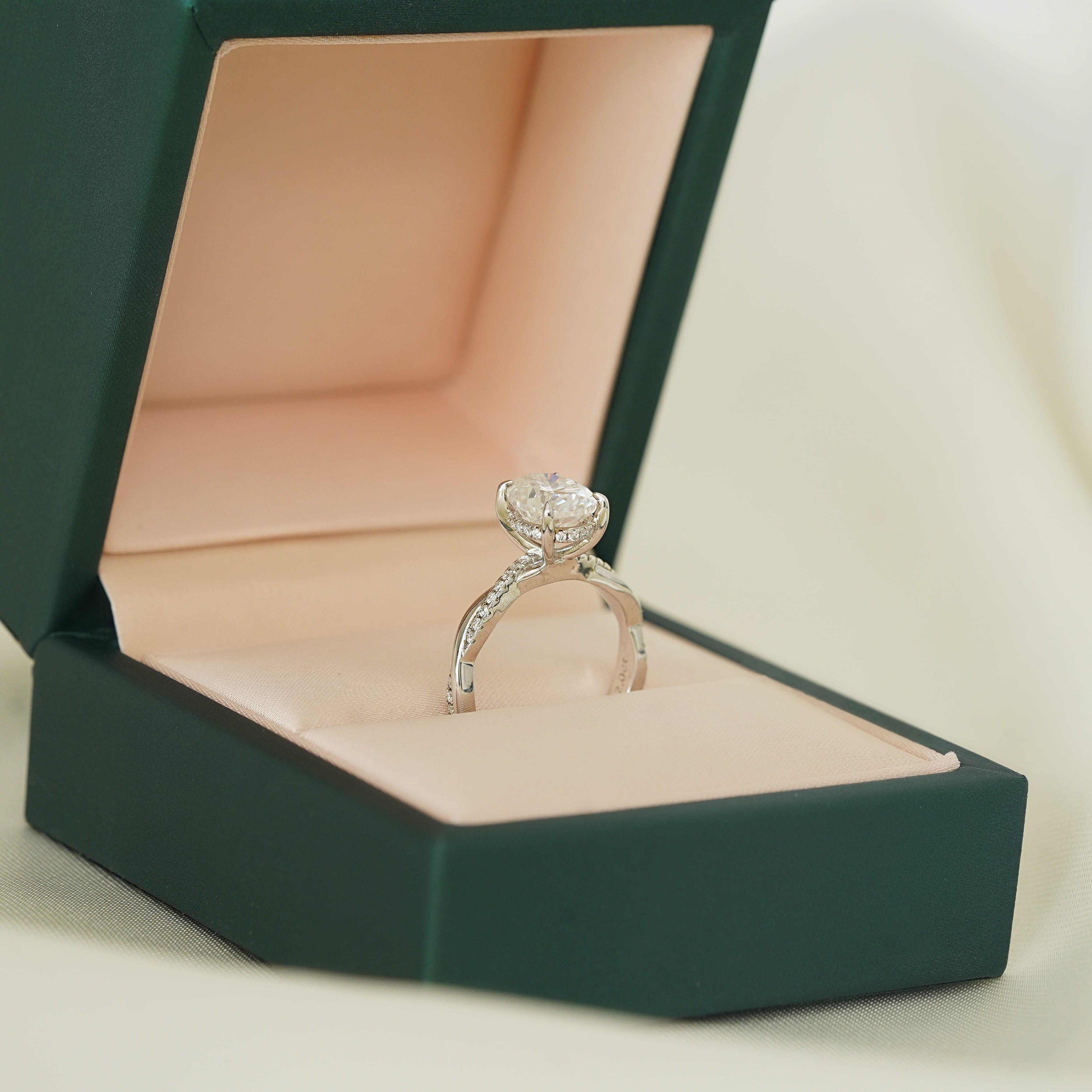 Zehra Oval Ring