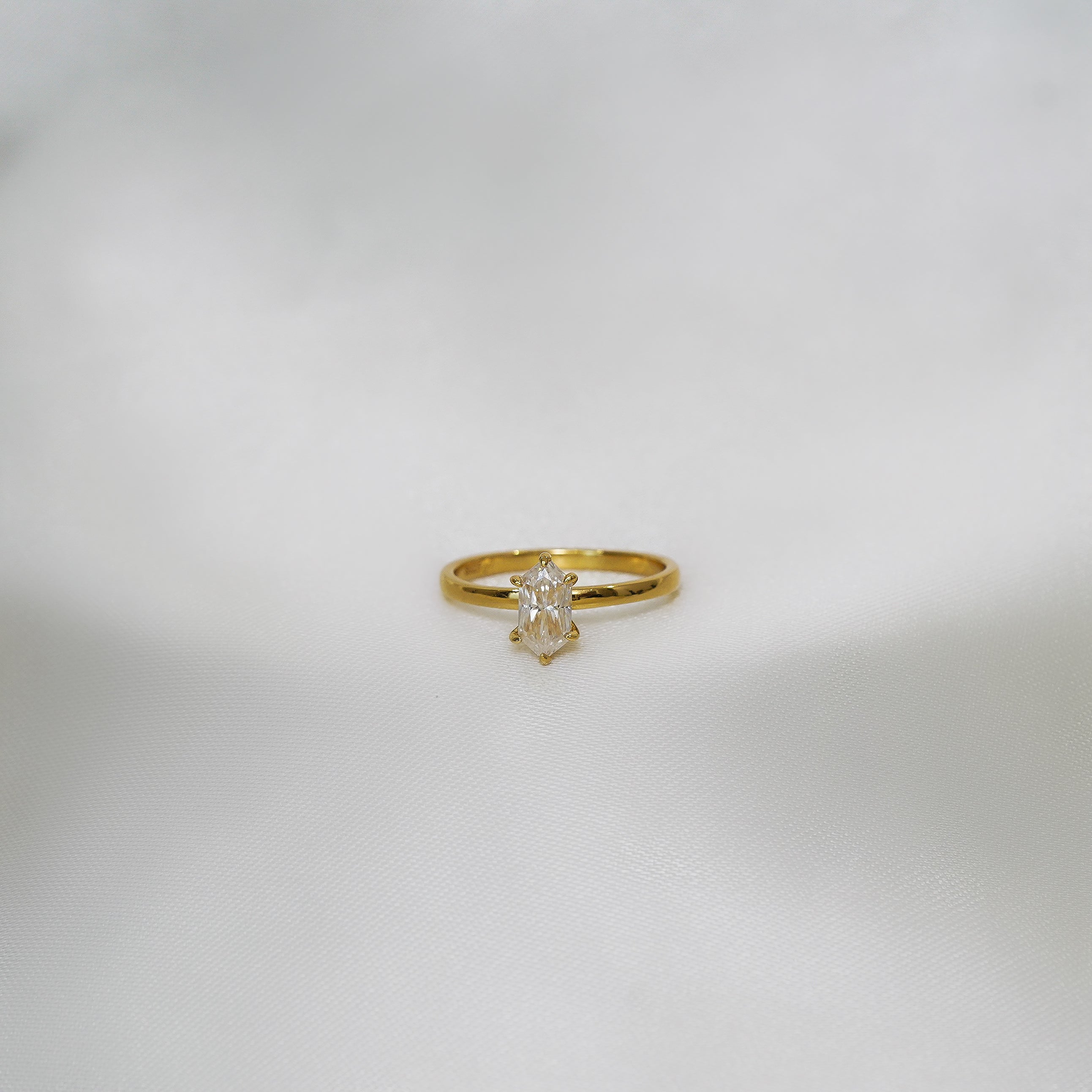 Estera Dutch Marquise Ring