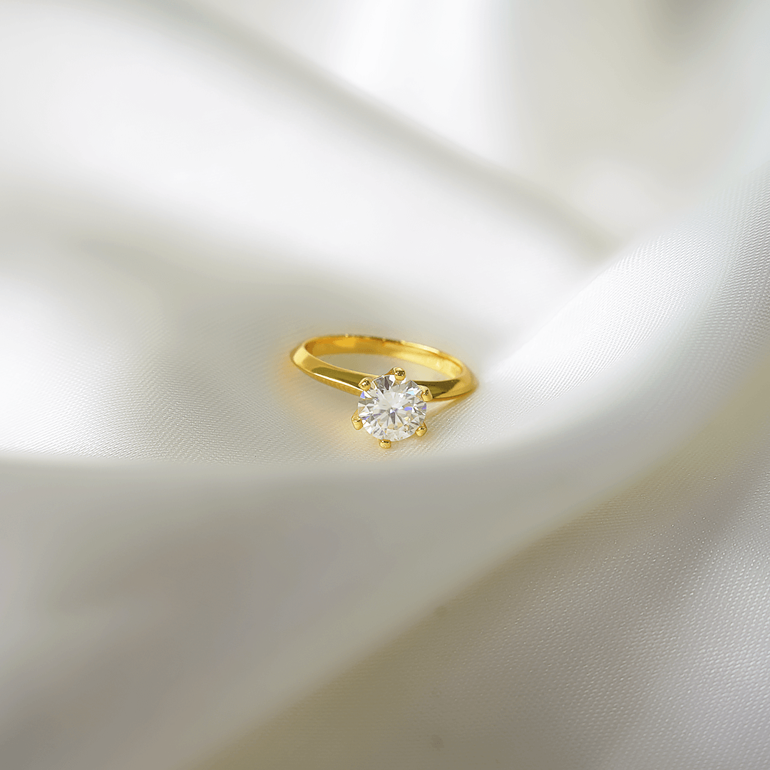 Selene Classic Solitaire Ring