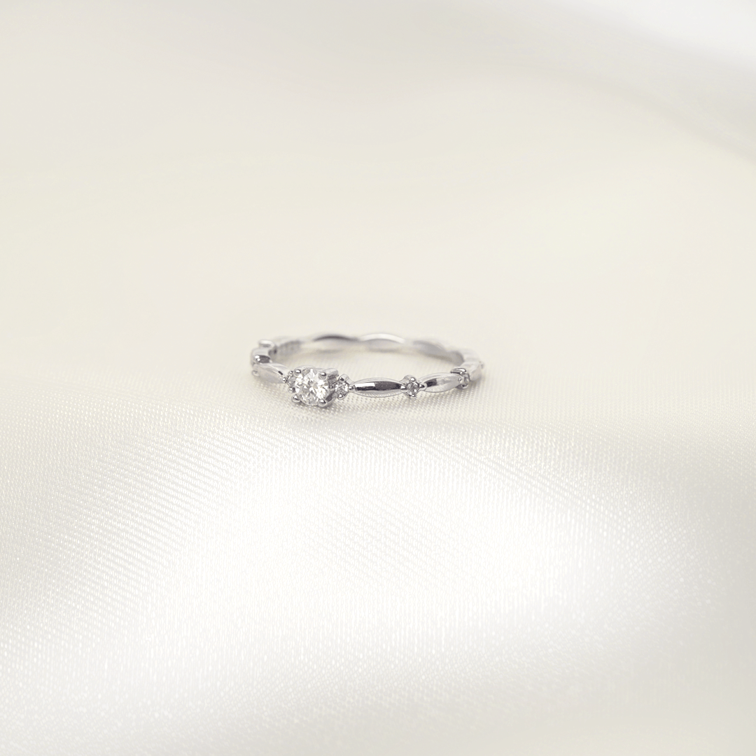 Solara Promise Ring