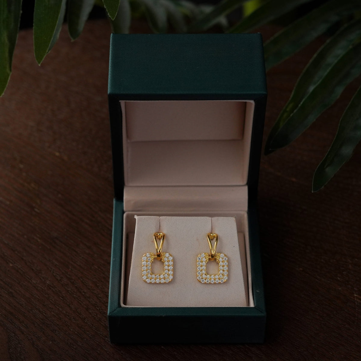 Ara Dangling Earrings