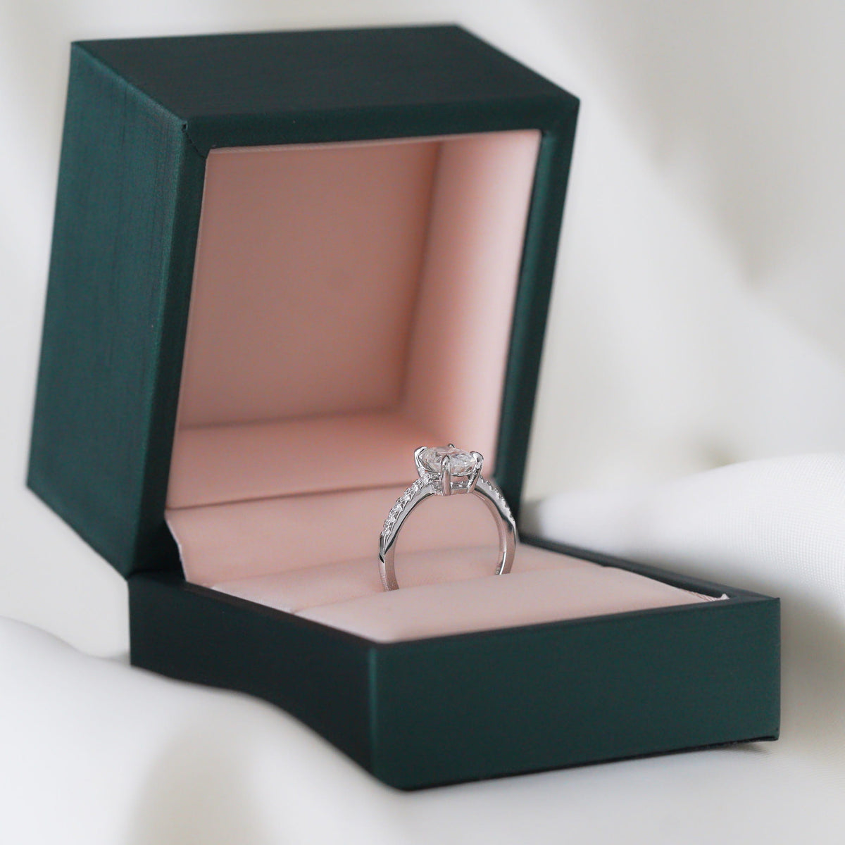 Eveloria Cushion Pavé Ring