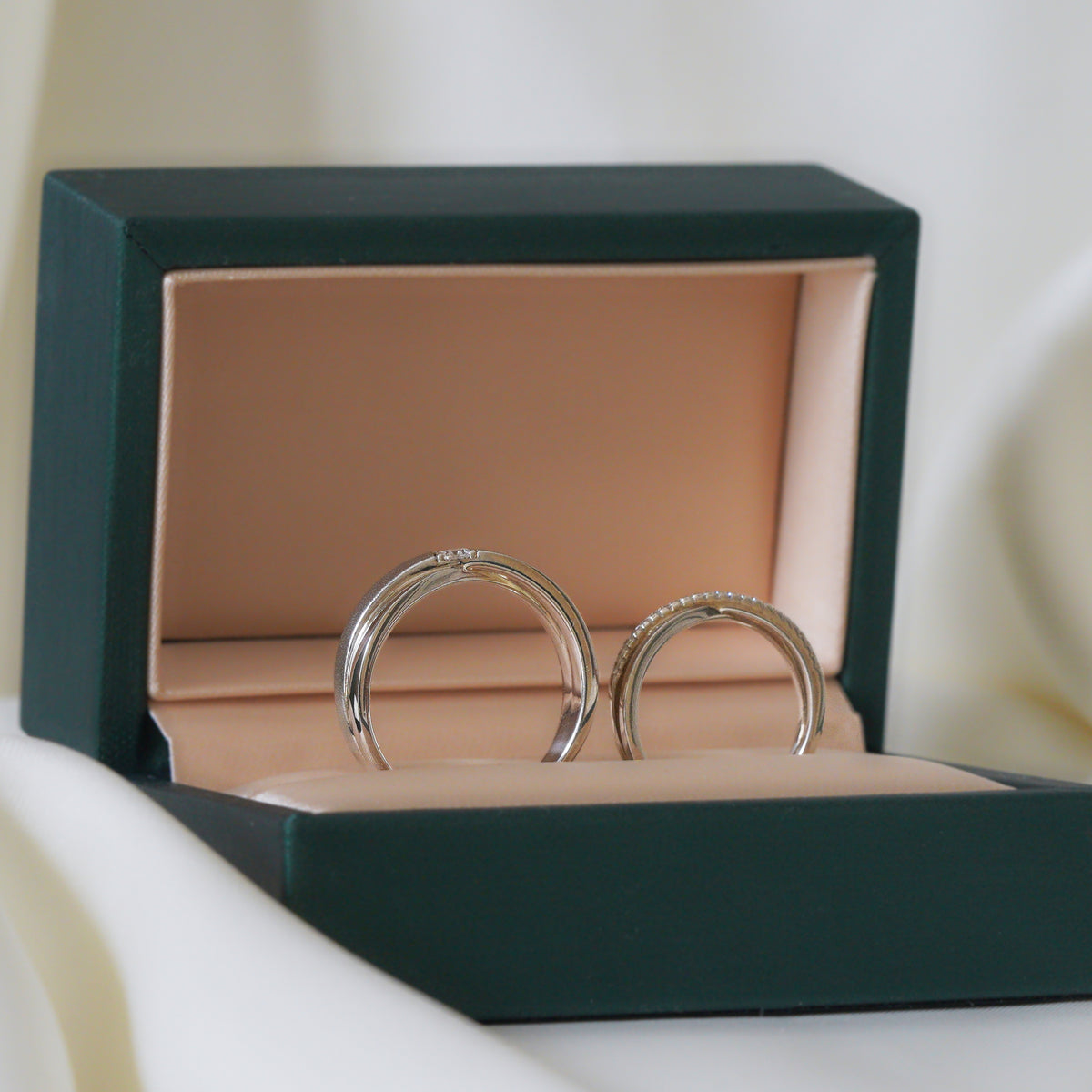 Eris Couple Ring