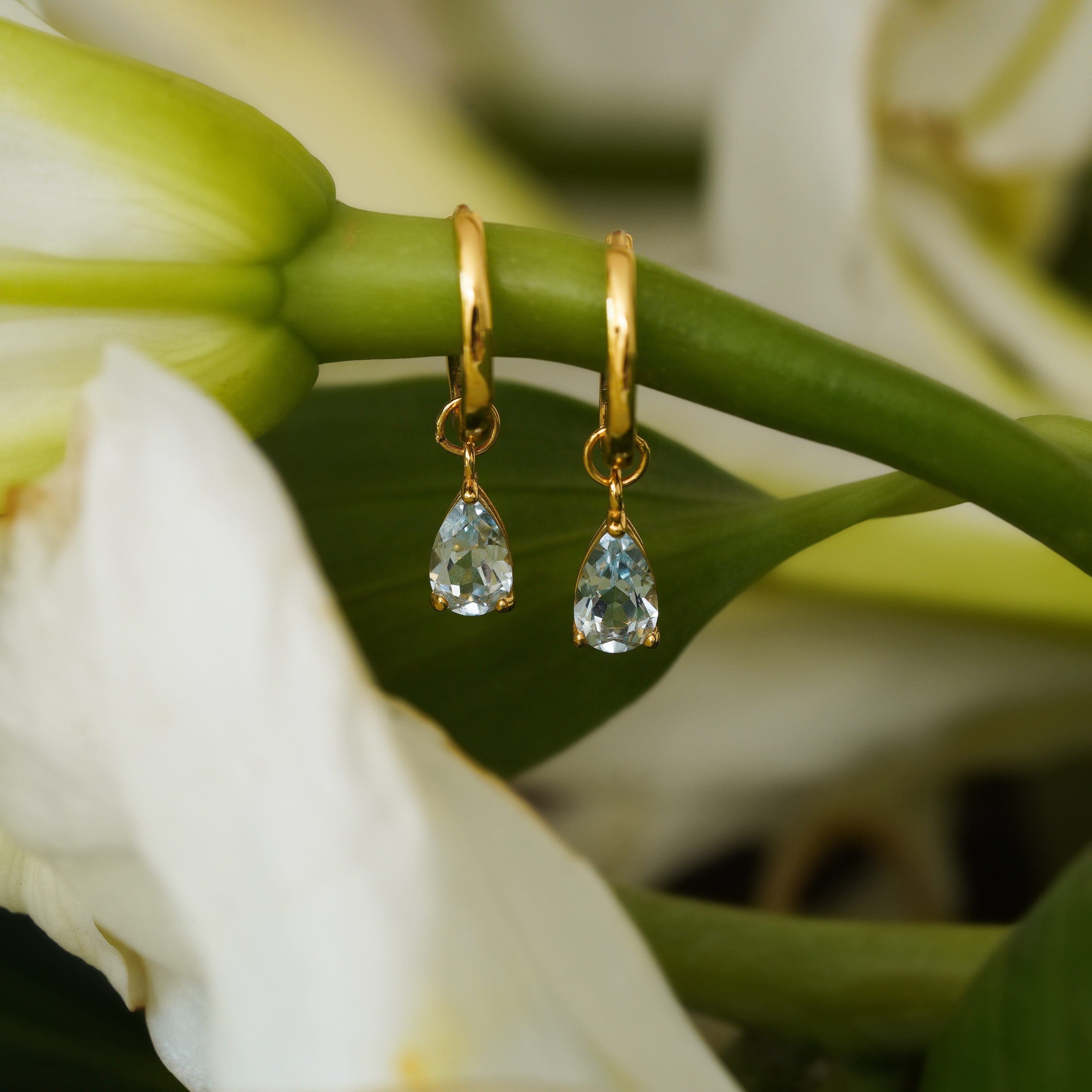 Lumi Dangling Earrings (Aquamarine)