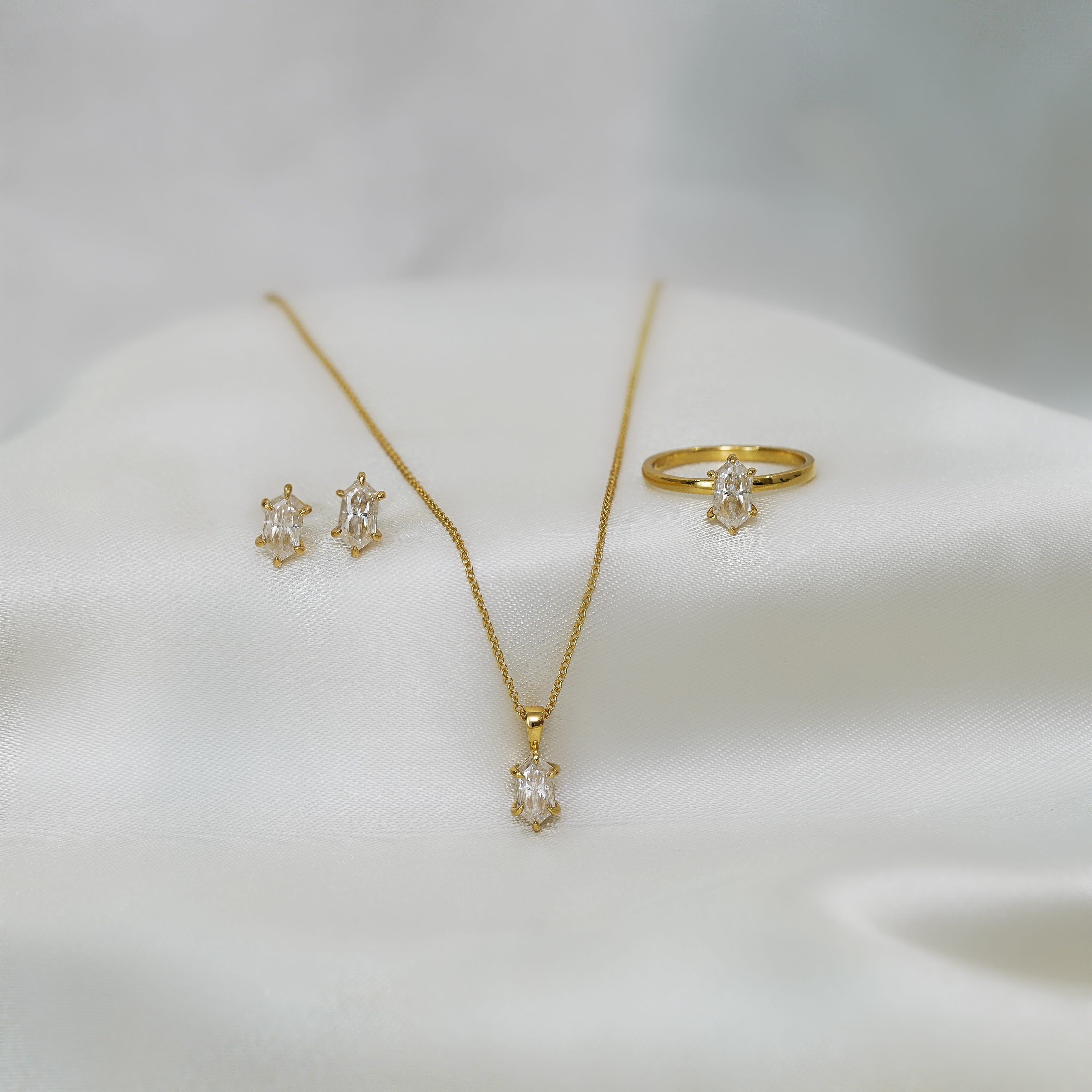 Estera Dutch Marquise Set