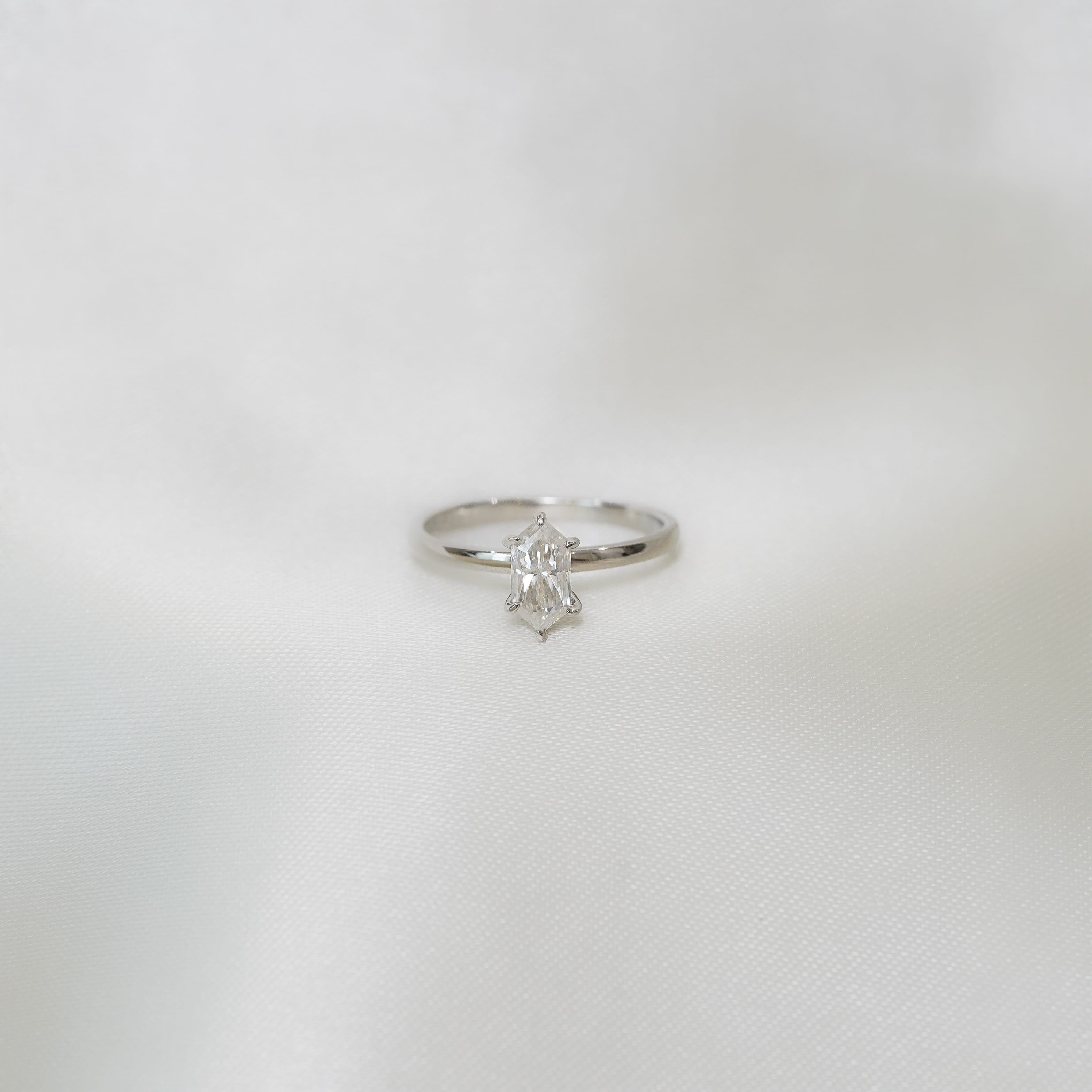 Estera Dutch Marquise Ring