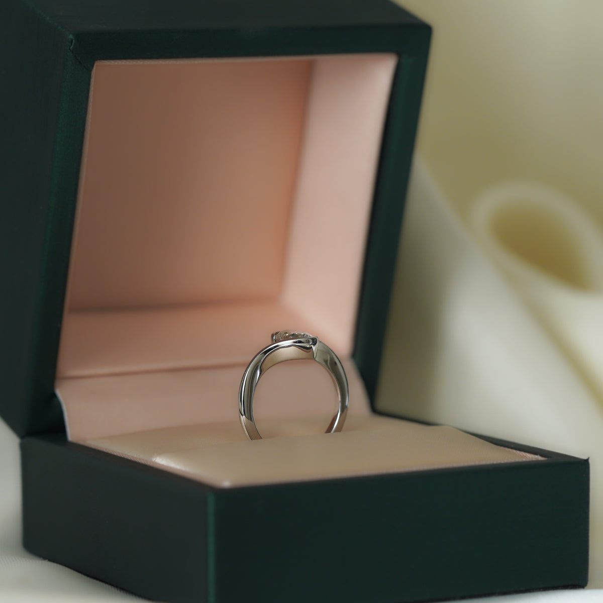 Heira Oval Ring