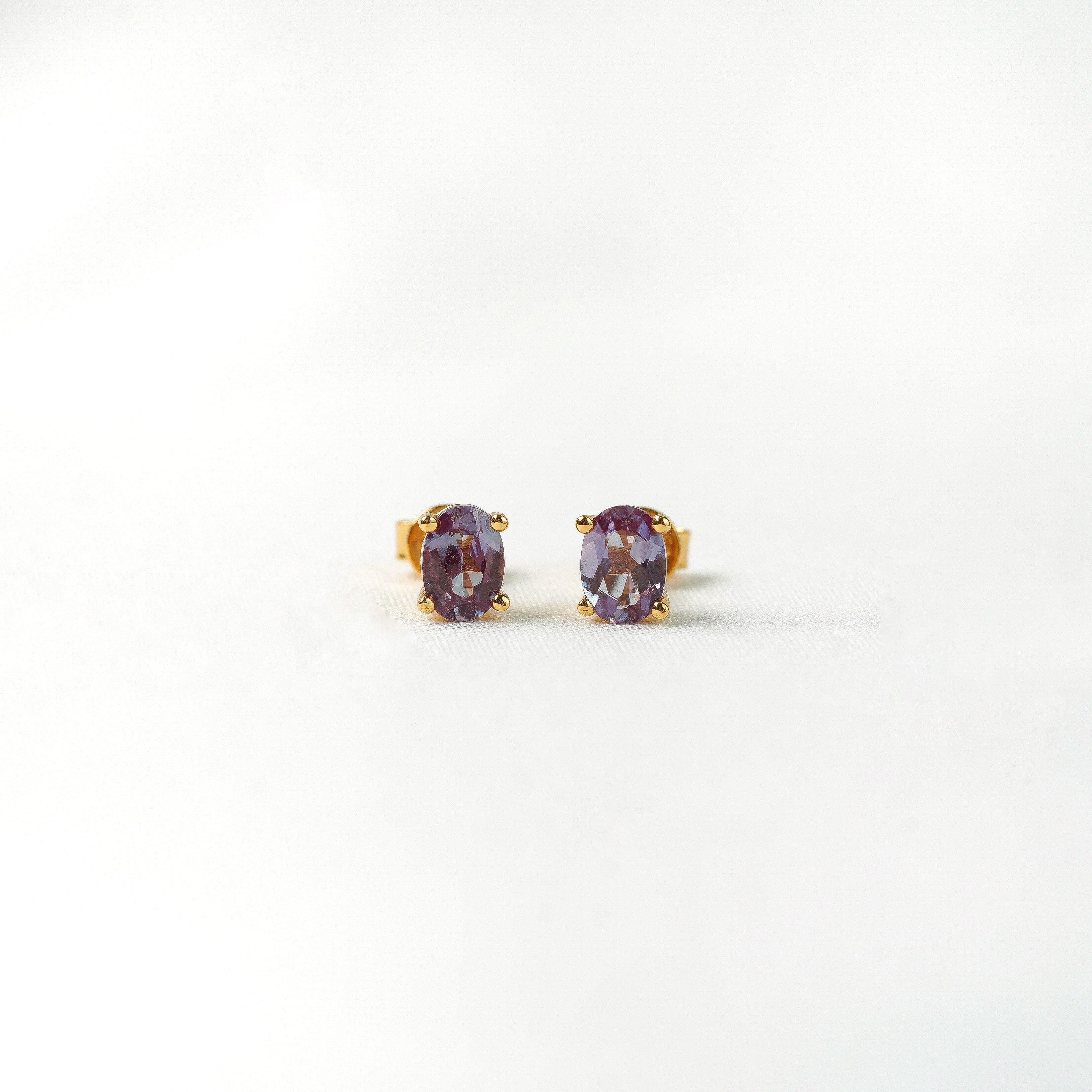 Ora Stud Earrings (Alexandrite)