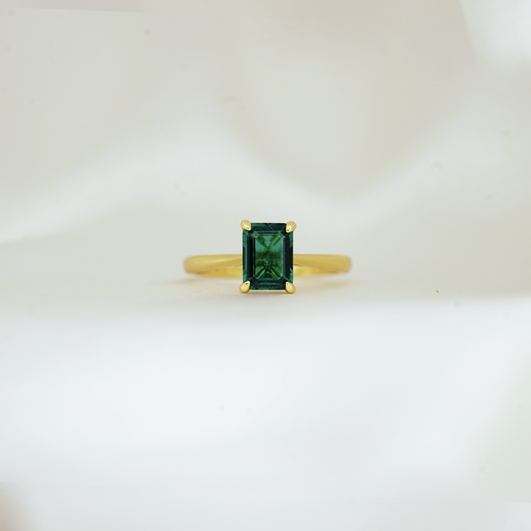 Lab Emerald Solitaire (Emerald Cut)