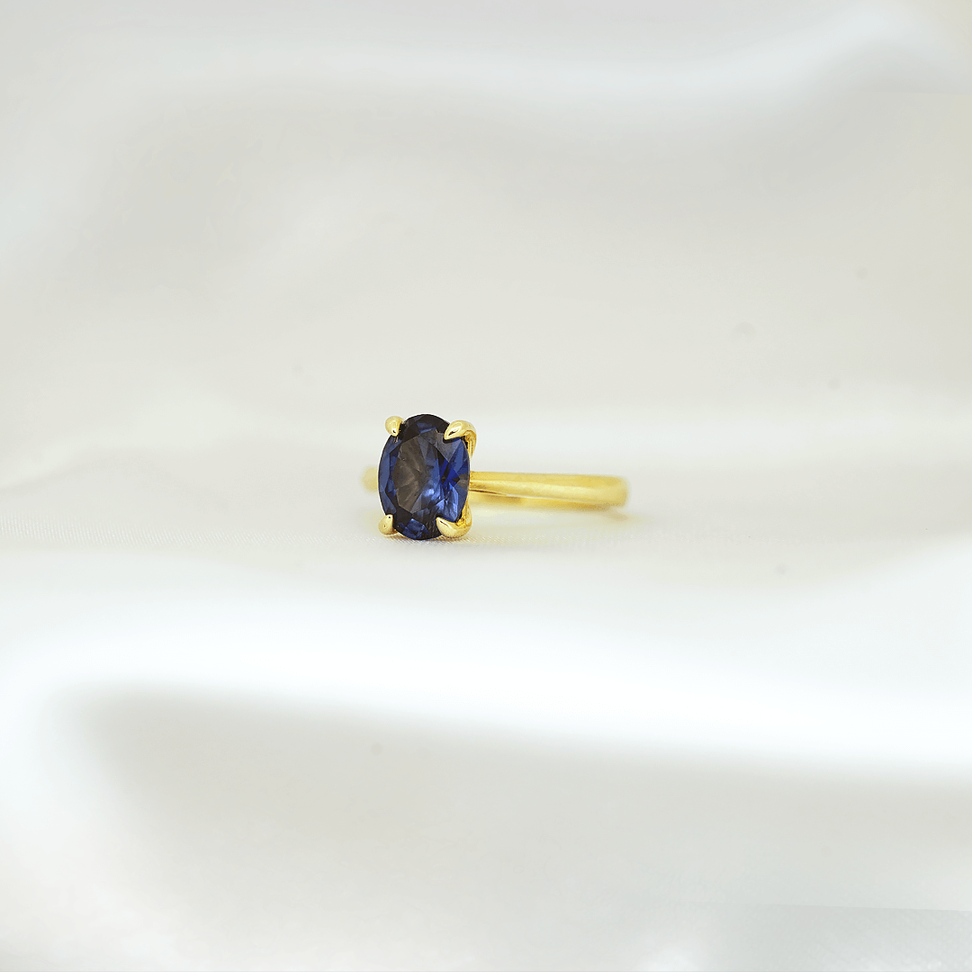 Lab Sapphire Solitaire (Oval Cut)