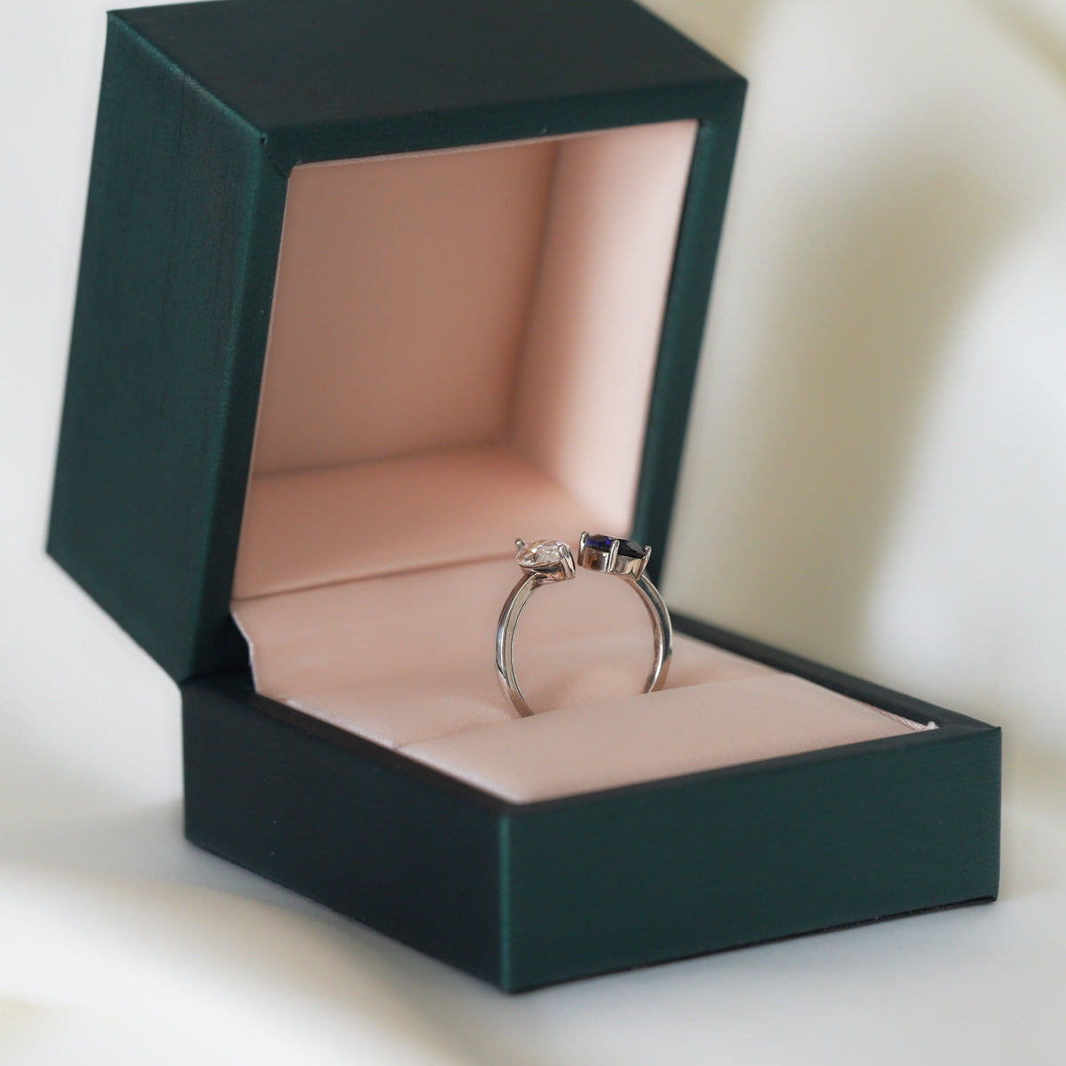 Lunara Toi et Moi Ring