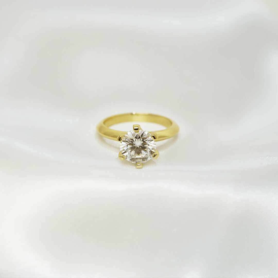 Selene Classic Solitaire Ring