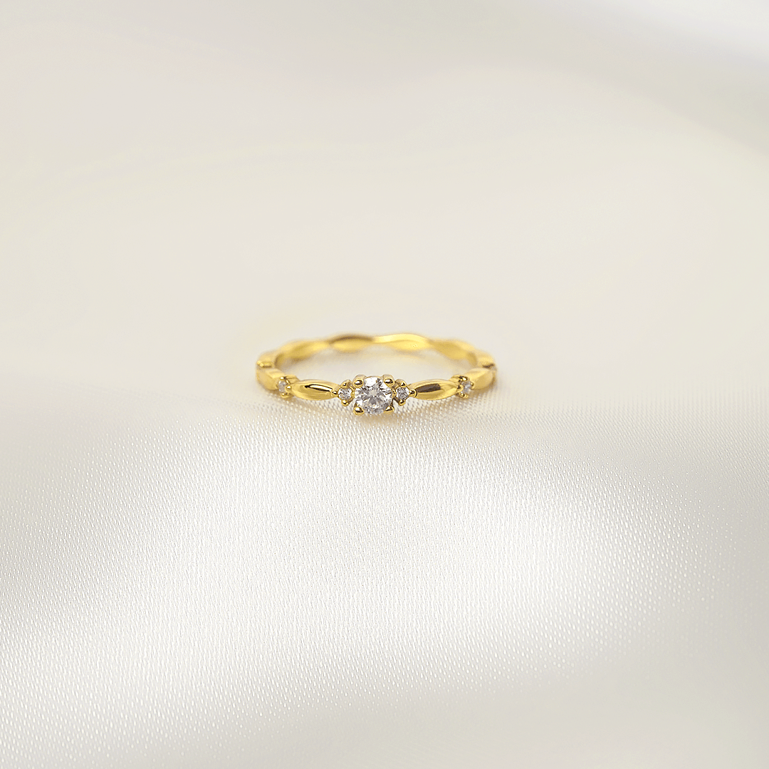 Solara Promise Ring