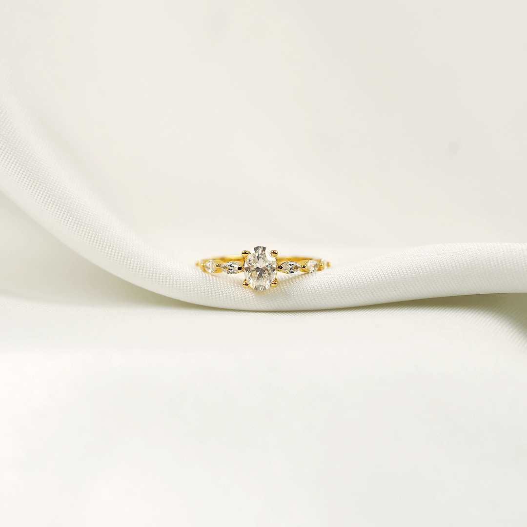 Zerelle Oval Pavé Ring