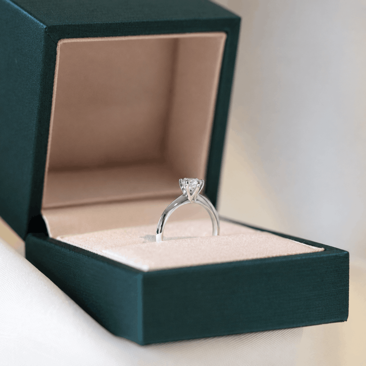 Selene Classic Solitaire Ring (Diamond)